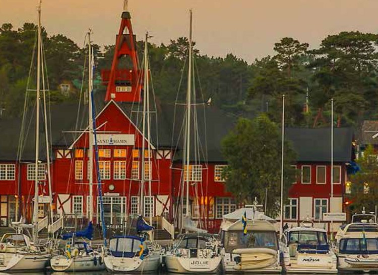 SANDHAMN SEGLARHOTELL – en given sommartradition