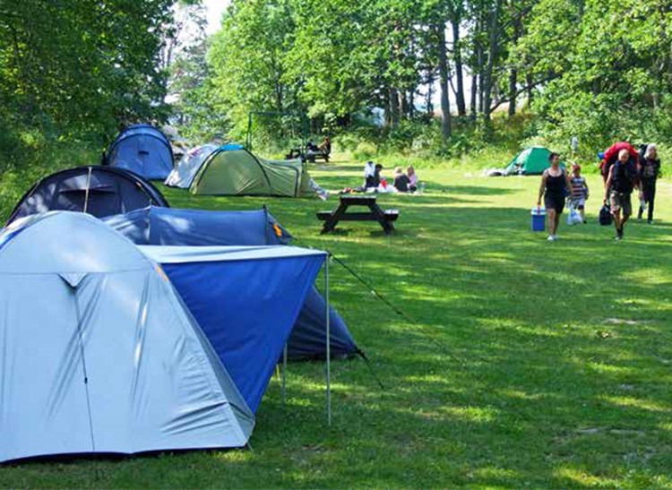 Campa i skärgården