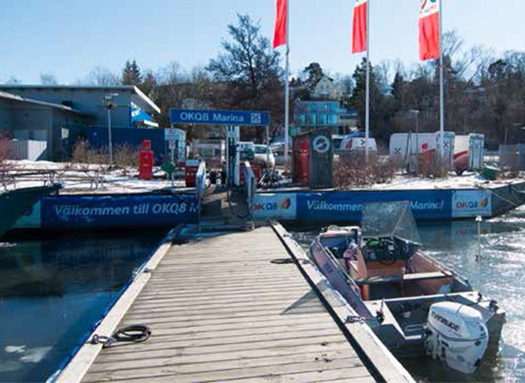 OKQ8-TANKA BÅTEN centralt