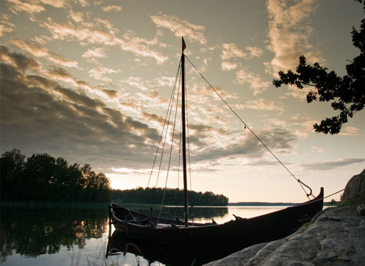 Bo som en viking i Vikingabyn Storholmen