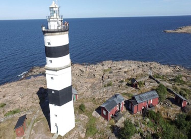 Örskärs fyr, Boende & Dagsturer